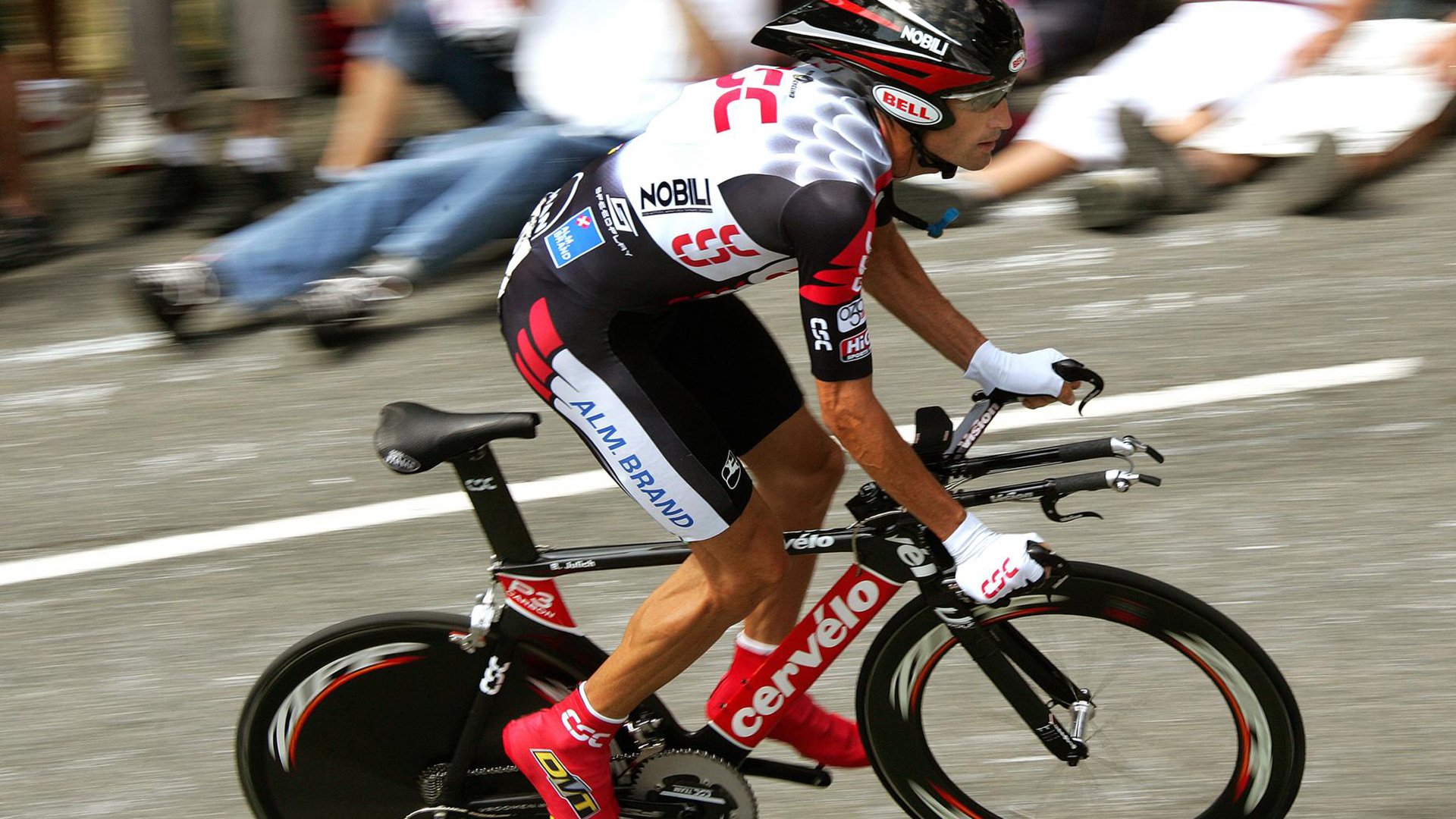 胜利者的孤独与失败者的救赎，足球世界的两极人生，胜利者的孤独，失败者的救赎，足球世界的两极人生